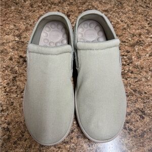 NWOT Men’s Reviva Crocs. Size 10